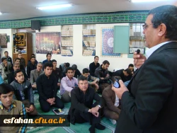 برگزاری نماز جماعت دانشجویان پردیس باهنر به همراهی مدیر کل آموزش و پرورش