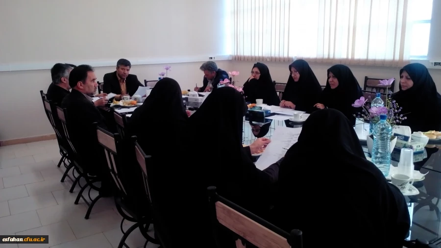 اولین نشست تدوین شاخص های ارزیابی فعالیت های فرهنگی، اجتماعی، پژوهشی دانشجو معلمان