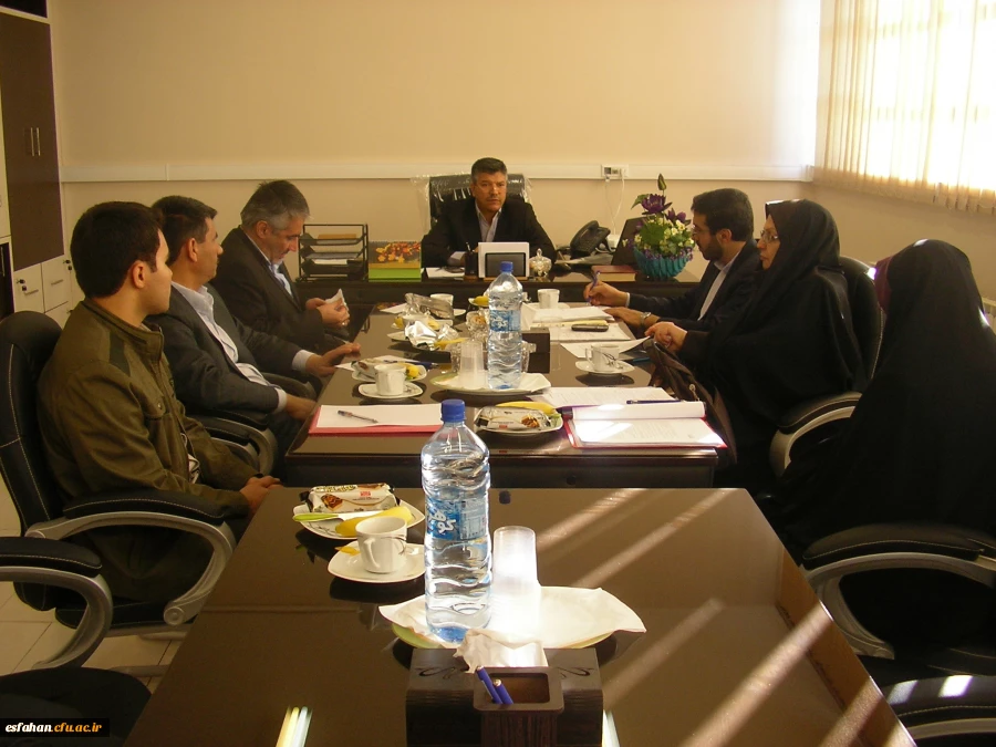 برگزاری جلسه ای به  مناسبت بزرگداشت  روز دانشجو در مدیریت امور پردیس های استان اصفهان