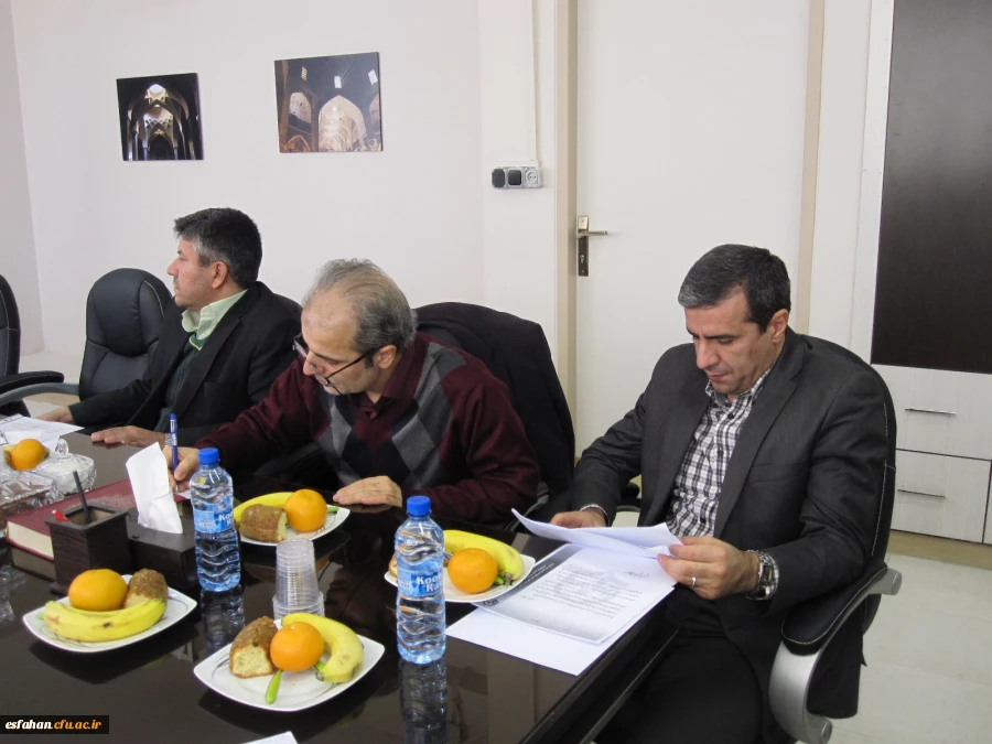 حضور دکتر تلخابی در پنجمین نشست کمیته علمی - اجرایی دومین همایش ملی تربیت معلم در مدیریت امور پردیس های استان اصفهان