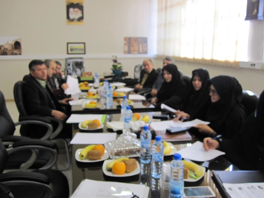 پنجمین نشست کمیته علمی - اجرایی دومین همایش ملی تربیت معلم در مدیریت امور پردیس های استان اصفهان