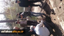 دکتر عروف زاد سرپرست مدیریت امور استان اصفهان  به همراه معاونین ، نماینده اساتید و دانشجویان   درهفته درختکاری