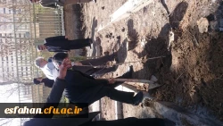 دکتر عروف زاد سرپرست مدیریت امور استان اصفهان  به همراه معاونین ، نماینده اساتید و دانشجویان   درهفته درختکاری