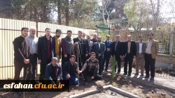 دکتر عروف زاد سرپرست مدیریت امور استان اصفهان  به همراه معاونین ، نماینده اساتید و دانشجویان   درهفته درختکاری