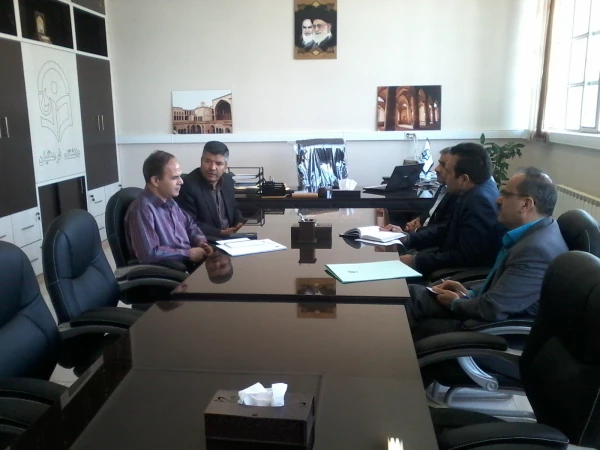 نشست مشترک سرپرست امور پردیس های استانی دانشگاه فرهنگیان و مدیر شعب بانک تجارت استان اصفهان