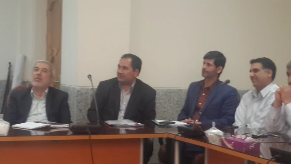 نشست مشترک سرپرست امور پردیس های استان اصفهان با  فرماندار کاشان و مسوولان اداره آموزش و پرورش شهر کاشان