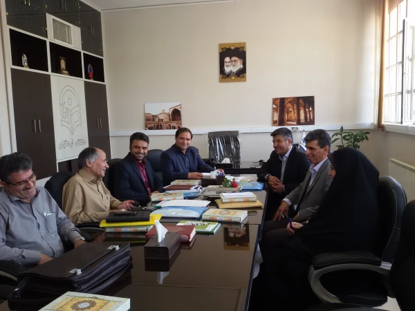 نشست مشترک سرپرست امور پردیس های استانی ومعاون آموزشی اداره کل آموزش و پرورش در کمیته استانی طرح تعالی مدیریت مدرسه