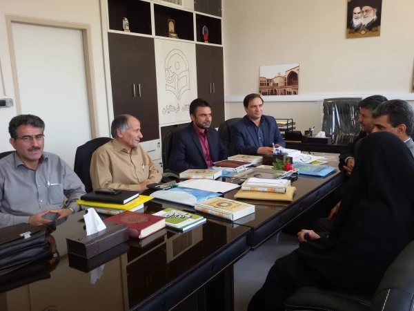 نشست مشترک سرپرست امور پردیس های استانی ومعاون آموزشی اداره کل آموزش و پرورش در کمیته استانی طرح تعالی مدیریت مدرسه