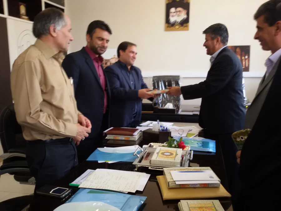 نشست مشترک سرپرست امور پردیس های استانی ومعاون آموزشی اداره کل آموزش و پرورش در کمیته استانی طرح تعالی مدیریت مدرسه