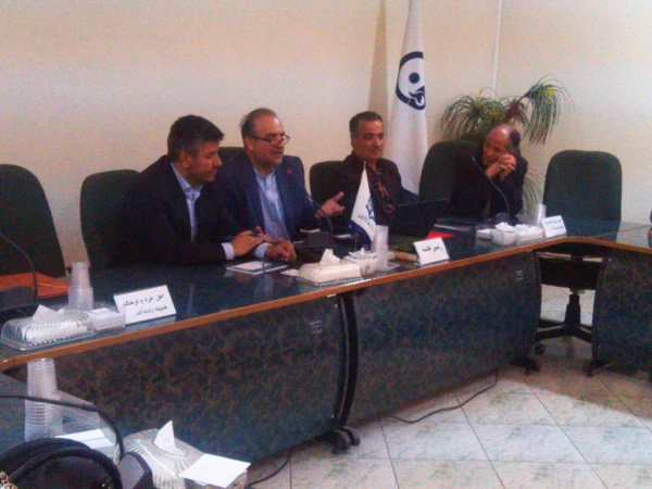 نشست مدیر کل خدمات آموزشی دانشگاه فرهنگیان  با جمعی از اساتید پردیس های استان اصفهان