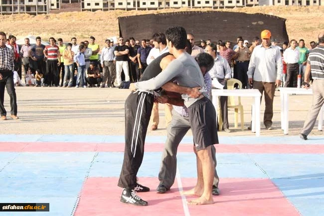 نخستین جشنواره ورزشهای همگانی و بازی های بومی محلی دانشجو معلمان دانشگاه فرهنگیان