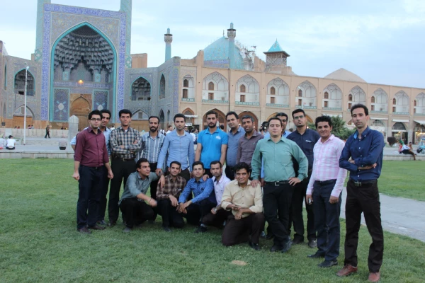 بازدید مهارت آموزان ماده 28 از مجموعه تاریخی میدان امام اصفهان دیار گنبدهای فیروزه ای