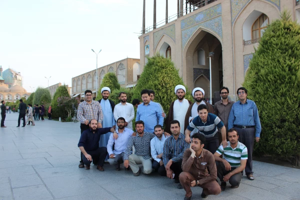 بازدید مهارت آموزان ماده 28 از مجموعه تاریخی میدان امام اصفهان دیار گنبدهای فیروزه ای