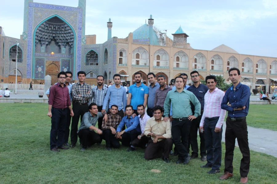 بازدید مهارت آموزان ماده 28 از مجموعه تاریخی میدان امام اصفهان دیار گنبدهای فیروزه ای