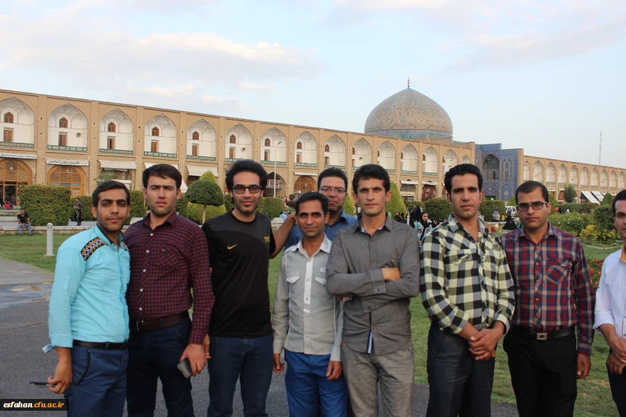 بازدید مهارت آموزان ماده 28 از مجموعه تاریخی میدان امام اصفهان دیار گنبدهای فیروزه ای