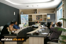 دکتر کیانی معاون نظارت ، ارزیابی و تضمین کیفیت دانشگاه فرهنگیان در جمع خبرنگاران اصفهان