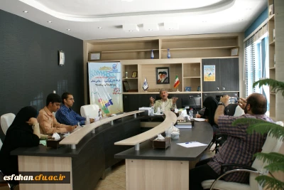 دکتر کیانی معاون نظارت ، ارزیابی و تضمین کیفیت دانشگاه فرهنگیان در جمع خبرنگاران اصفهان