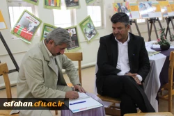 دکتر کیانی در بازدید از نمایشگاه آسیب های اجتماعی، دوره فرهنگی تربیتی مهارت آموزان ماده 28