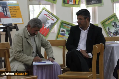 دکتر کیانی معاونت نظارت، ارزیابی و تضمین کیفیت در بازدید از نمایشگاه آسیب شناسی اجتماعی نخستین دوره فرهنگی تربیتی مهارت آموزان اصفهان