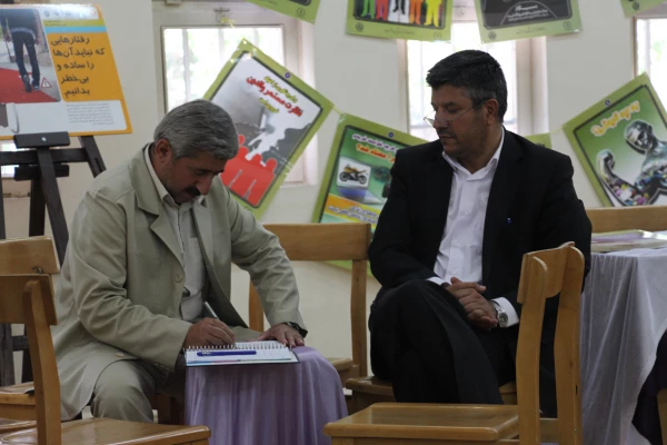 دکتر کیانی معاونت نظارت، ارزیابی و تضمین کیفیت در بازدید از نمایشگاه آسیب شناسی اجتماعی