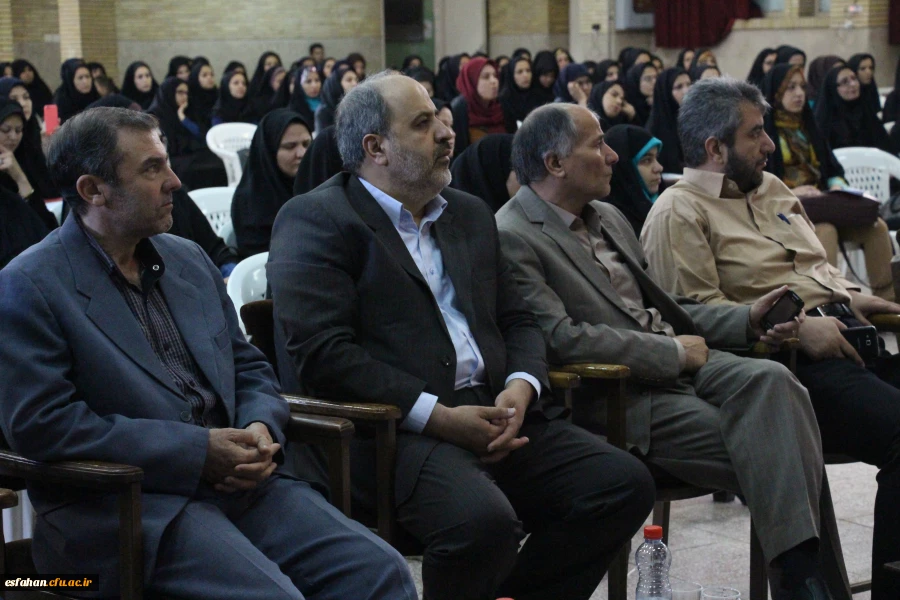 حضور مصطفی هادی زاده دبیر شورای مبارزه با مواد مخدر استان اصفهان در جمع مهارت آموزان ماده 28