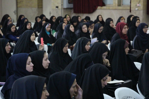 حضور مصطفی هادی زاده دبیر شورای مبارزه با مواد مخدر استان اصفهان در جمع مهارت آموزان ماده 28