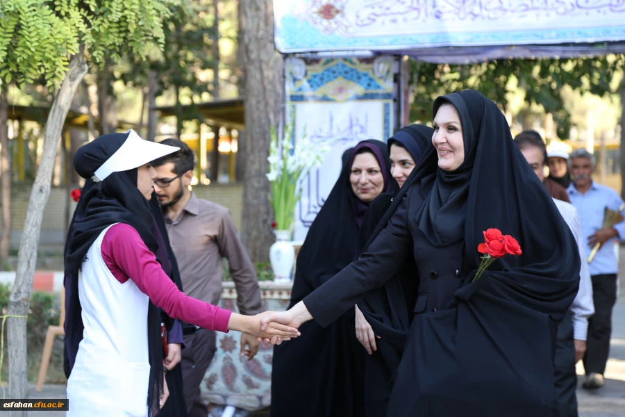 حضور خانم دکتر شهیدی مدیر کل تربیت بدنی دانشگاه فرهنگیان و دبیر کل جشنواره در جمع ورزشکاران