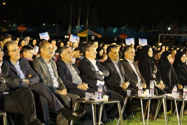 با حضور سرپرست دانشگاه فرهنگیان ومعاونت اموردانشجویی                                                                                                  
افتتاحیه نخستین جشنواره کشوری ورزش های همگانی و بازی های بومی محلی برگزار گردید