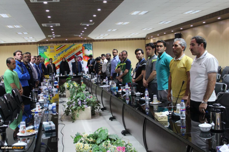 جلسه هماهنگی و قرعه کشی نخستین جشنواره ورزش های همگانی و بازی های بومی و محلی با حضور مسئولین، مربیان و سرپرستان