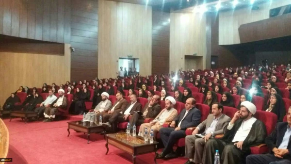 حجت الاسلام و المسلمین قرائتی در اولین دوره اعزام دانشجومعلمان به اردوی پیمان با امام رئوف(ع):

معلم هیچ وقت نباید خود را فارغ التحصیل بداند.