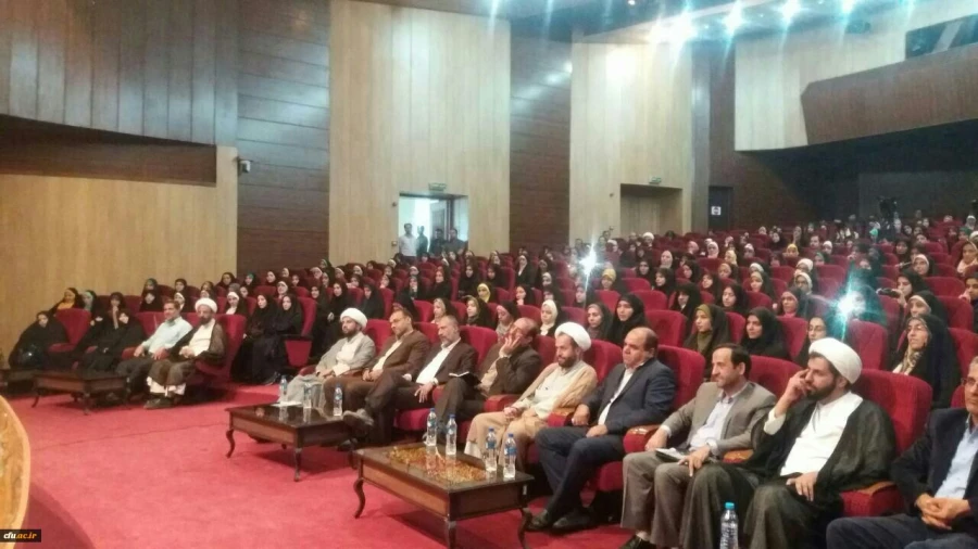 حجت الاسلام و المسلمین قرائتی در اولین دوره اعزام دانشجومعلمان به اردوی پیمان با امام رئوف(ع):

معلم هیچ وقت نباید خود را فارغ التحصیل بداند.