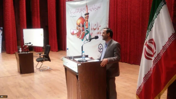 حجت الاسلام و المسلمین قرائتی در اولین دوره اعزام دانشجومعلمان به اردوی پیمان با امام رئوف(ع):

معلم هیچ وقت نباید خود را فارغ التحصیل بداند.