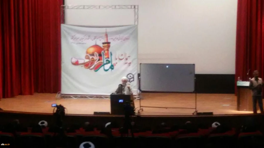 حجت الاسلام و المسلمین قرائتی در اولین دوره اعزام دانشجومعلمان به اردوی پیمان با امام رئوف(ع):

معلم هیچ وقت نباید خود را فارغ التحصیل بداند.