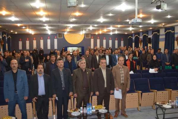 همایش"نگاهی بر تعامل مدیر خردمند و نو معلم خلاق" با  حضور دکتر قنبری  معاون دانشجویی  دراصفهان  بر گزار گردید.