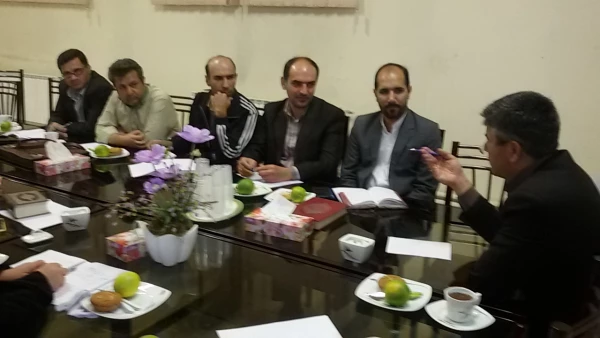 دکترعروف زاد درجمع کارشناسان روابط عمومی پردیس ها و مراکز آموزش عالی استان :

روابط عمومی به دلیل جایگاه راهبردی و زیربنایی خود می تواند سازمان های مختلف را در همگامی با پیشرفت و تحول یاری دهد، این واحد پویای سازمانی هیچ گاه در آن سکون و تعطیلی وجود ندا