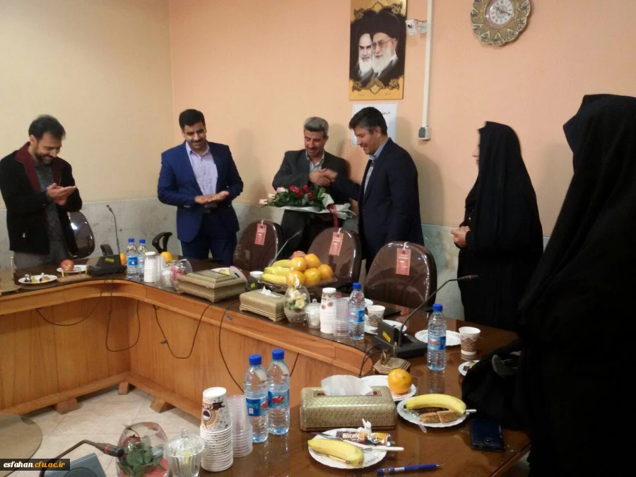 با حضور دکتر عروف زاد سرپرست مدیریت امور پردیس های استان اصفهان انجام شد :