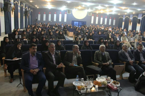 قائم مقام سرپرست دانشگاه فرهنگیان در مراسم تجلیل از پژوهشگران دانشگاه فرهنگیان اصفهان :

عملی کردن روحیه پژوهشگری یکی از نیازهای اساسی در نظام دانشگاهی کشور بوده که باید در روش های آموزشی تبیین شود.