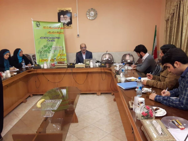 دکتر تاجیک اسمعیلی قائم مقام دانشگاه فرهنگیان کشور در جمع اصحاب رسانه اصفهان:
دانشجوی دانشگاه فرهنگیان باید بتواند پژوهشگر باشد واین بدان معنا ست که فرهنگ پژوهش و روح تتبع و عطش یادگیری باید در دانشجو معلم وجود داشته باشد