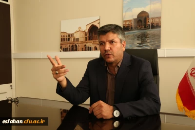 دکتر عروف زاد سرپرست مدیریت امور  پردیس های استان اصفهان در کرسی یونسکو:  
در بسیاری از موارد کرسی ها منبع تولید فکر و پل ارتباطی بین دانشگاه ها ، جامعه مدنی ،جوامع محلی ، پژوهش وسیاستگذاری هستند.