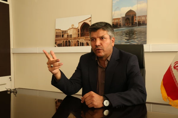 دکتر عروف زاد سرپرست مدیریت امور  پردیس های استان اصفهان در کرسی یونسکو:  
در بسیاری از موارد کرسی ها منبع تولید فکر و پل ارتباطی بین دانشگاه ها ، جامعه مدنی ،جوامع محلی ، پژوهش وسیاستگذاری هستند.