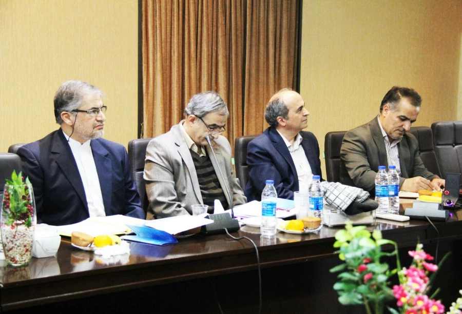 دکتر عروف زاد سرپرست مدیریت امور  پردیس های استان اصفهان در کرسی یونسکو:  
در بسیاری از موارد کرسی ها منبع تولید فکر و پل ارتباطی بین دانشگاه ها ، جامعه مدنی ،جوامع محلی ، پژوهش وسیاستگذاری هستند.