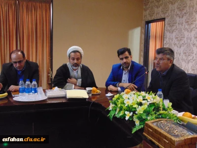 دکتر عروف زاد سرپرست امور پردیس های استان اصفهان

در نشست  هم اندیشی مسوولین دفاتر نهاد نمایندگی مقام معظم رهبری  دانشگاه های استان