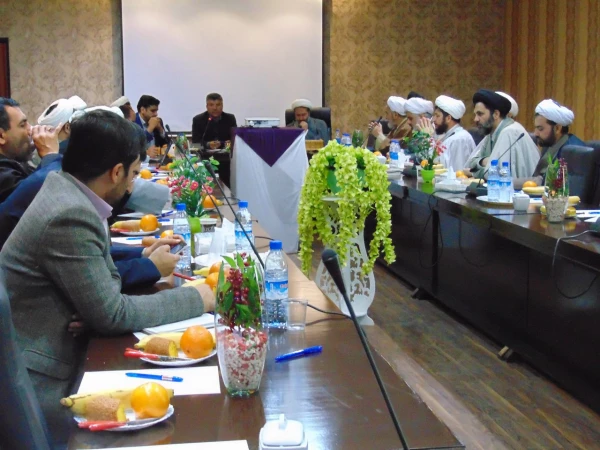 دکتر عروف زاد سرپرست امور پردیس های استان اصفهان

در نشست  هم اندیشی دبیران دفاتر نهاد نمایندگی مقام معظم رهبری  دانشگاه های استان