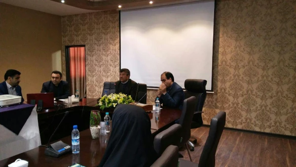 دکتر عروف زاد سرپرست مدیریت امور پردیس های استانی در دوره منطقه ای آموزش حقوقی مدیران (1):
هریک از کارکنان دانشگاه با توجه به گستره فعالیت ها خود باید از مسائل حقوقی مربوط به مسئولیت و حوزه فعالیت خود آگاهی داشته باشند .