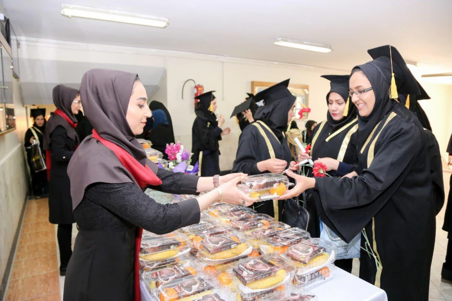 با حضور دکتر عروف زاد سرپرست مدیریت امور پردیسهای استان
نخستین دوره جشن دانش آموختگی دانشگاه فرهنگیان اصفهان برگزار شد