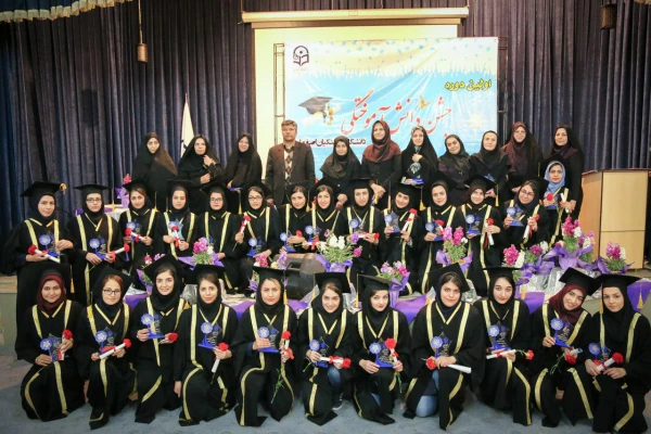 با حضور دکتر عروف زاد سرپرست مدیریت امور پردیسهای استان
نخستین دوره جشن دانش آموختگی دانشگاه فرهنگیان اصفهان برگزار شد