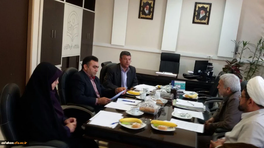 با حضور دکتر عروف زاد نشست ترویج و توسعه ی فرهنگ اقامه نماز در اصفهان برگزار شد.