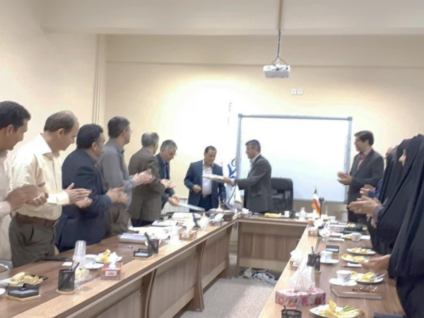 به مناسبت کسب  رتبه برتر استانی  برگزار شد.
 مراسم تقدیر وتجلیل کارشناس مسئول حراست  مدیریت امور پردیس های استان اصفهان