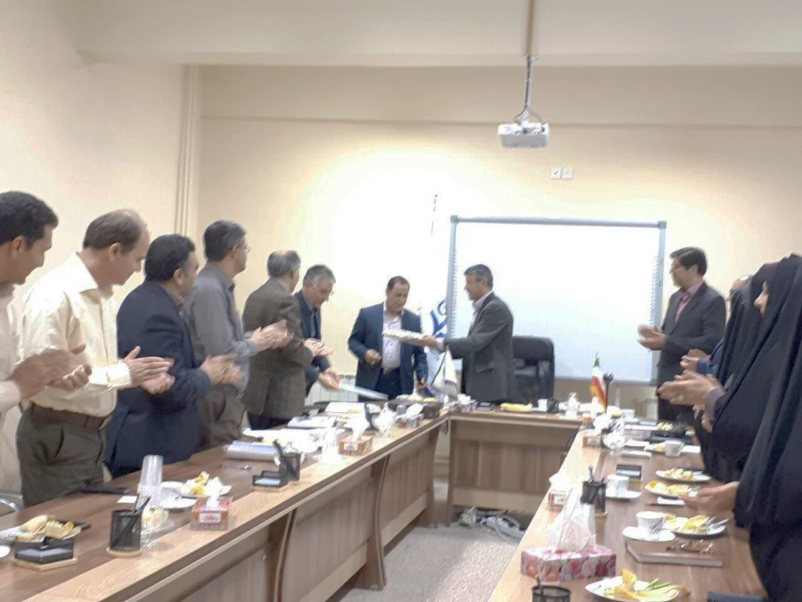 به مناسبت کسب  رتبه برتر استانی  برگزار شد.
 مراسم تقدیر وتجلیل کارشناس مسئول حراست  مدیریت امور پردیس های استان اصفهان