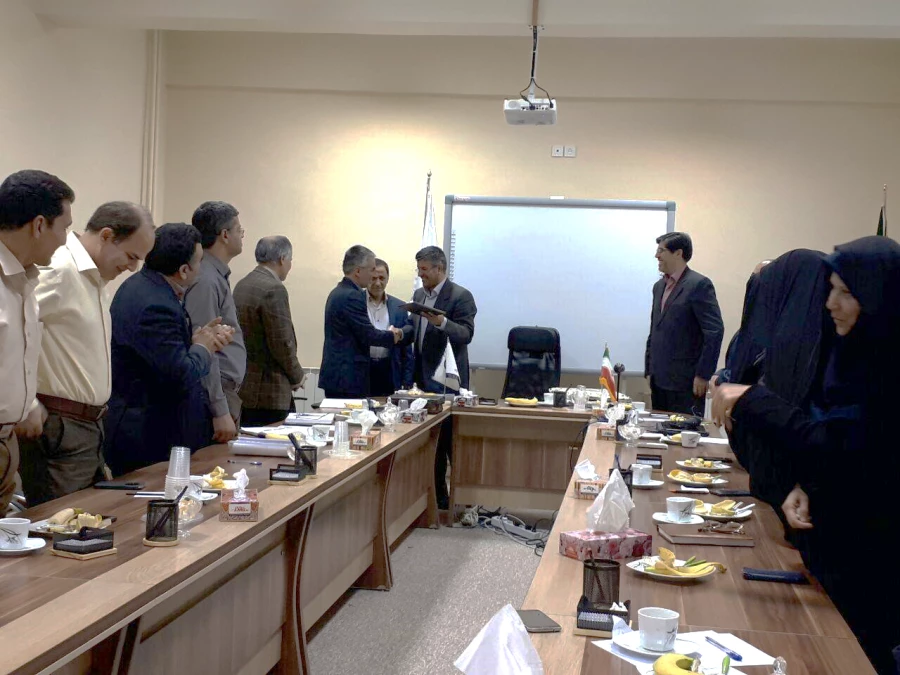 به مناسبت کسب  رتبه برتر استانی  برگزار شد.
 مراسم تقدیر وتجلیل کارشناس مسئول حراست  مدیریت امور پردیس های استان اصفهان